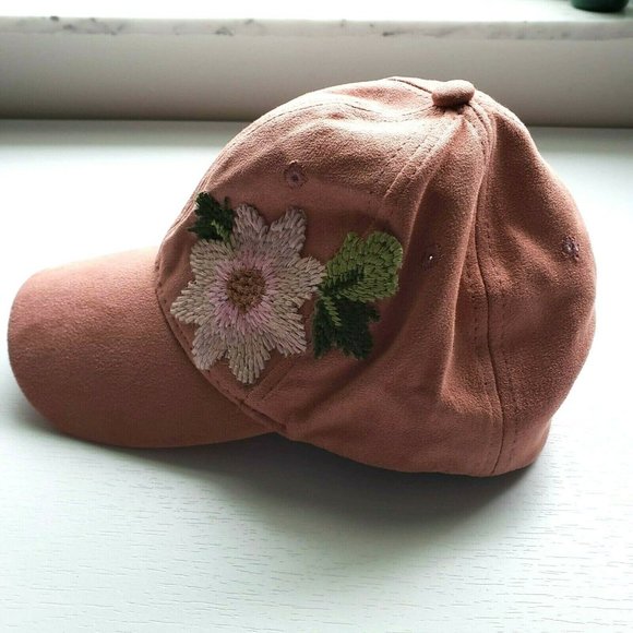 D&Y Accessories - David And Young Flower Suede Ball Chill Cap Hat